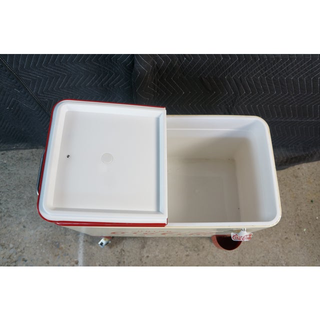Late 20th Century Vintage Style 60 Qt Coca-Cola Rolling Patio Cooler Cream & Red Ice Chest Cart For Sale - Image 5 of 18