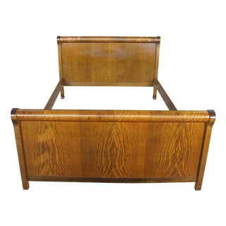 Antique 19th Century Late Victorian Quartersawn Oak Double Full Size Sleigh Bed For Sale