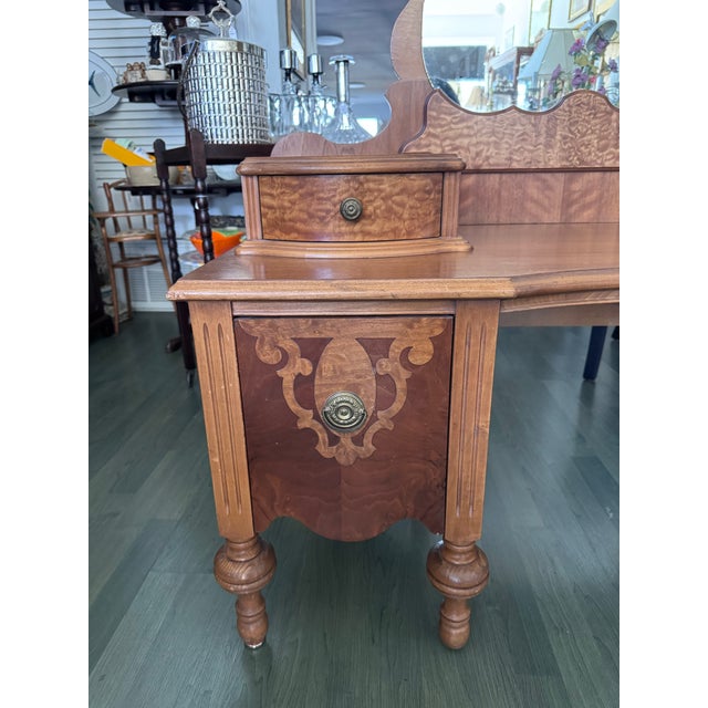 Jacobean 1930s Jacobean Revival Walnut and Figured Maple Vanity With Tall Arched Mirror For Sale - Image 3 of 11