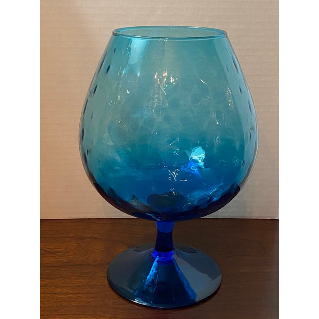 The item is in excellent vintage condition.