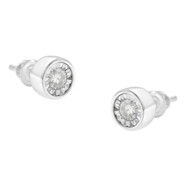 10K White Gold 3/8 cttw Diamond Floral Stud Earrings (I-J Color, I2-I3 Clarity) For Sale