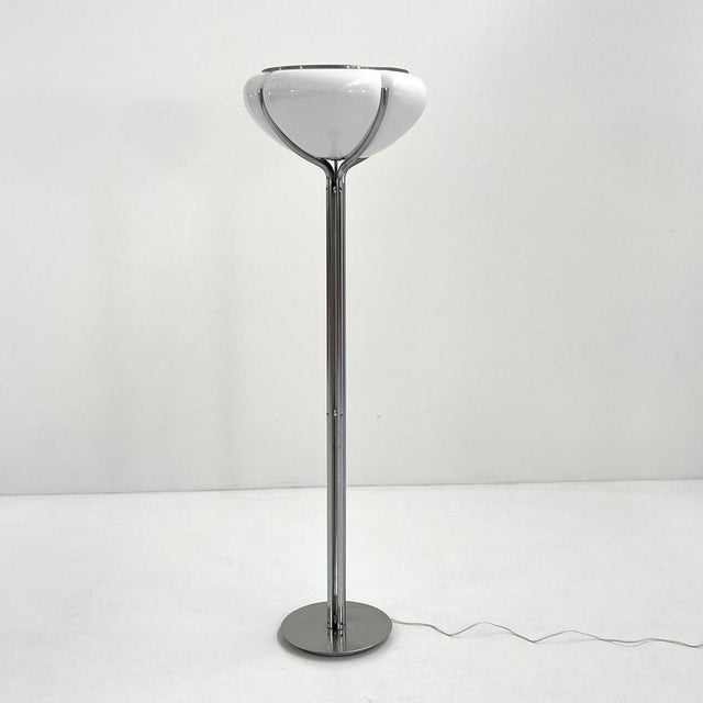Quadrifoglio Floor Lamp from Guzzini, 1970s For Sale - Image 9 of 11