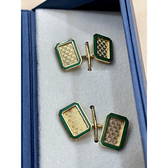 Gold Emerald Cut Shape Green Enamel Cufflinks in 18 Karat Yellow Gold 13 Gm, Men's For Sale - Image 8 of 8