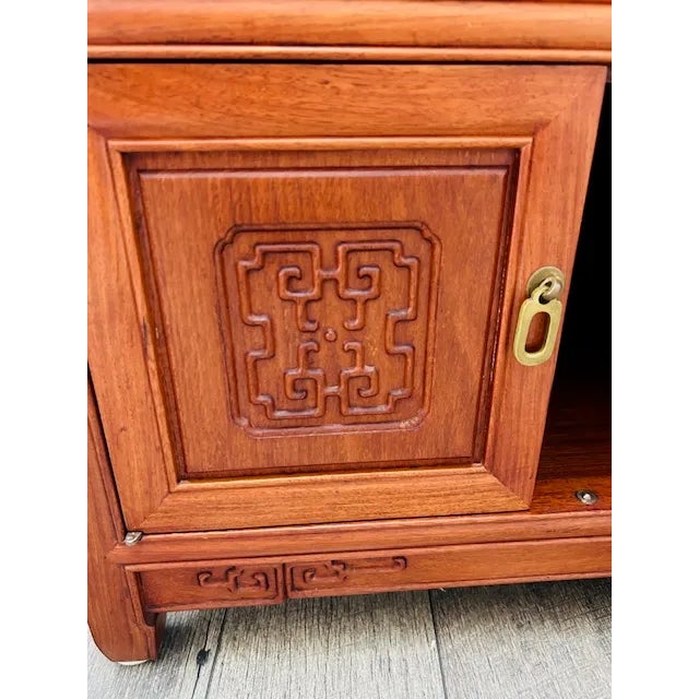 Maroon 1960s Pair of Chinese Mid Century Rosewood Chippendale Nightstands or Side Tables For Sale - Image 8 of 15