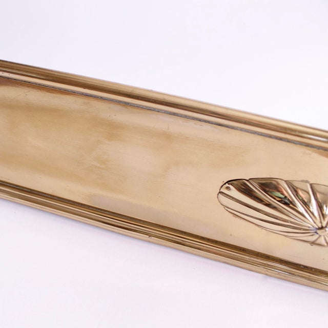 Early 20th Century Edwardian Brass Fender With Applied Brass Elements For Sale - Image 5 of 9