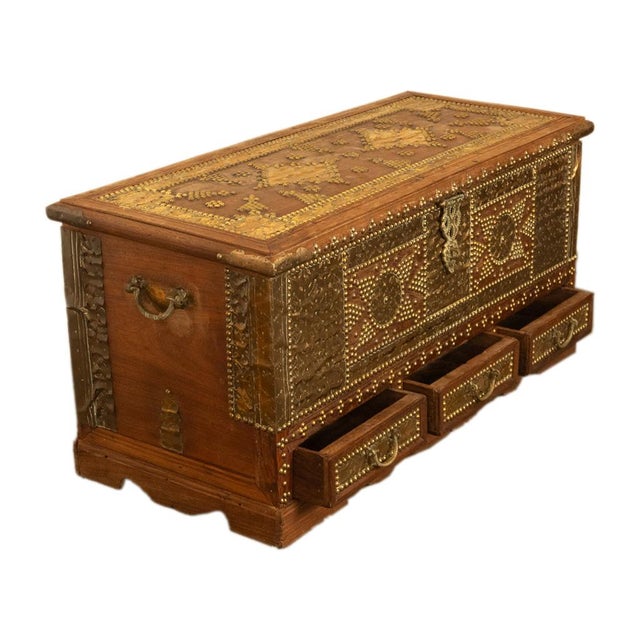 Antique 19thC Zanzibar Omani Teak & Brass Stud & Copper Clad Dowry Chest 1890 For Sale - Image 4 of 18