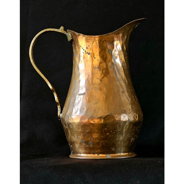 Farmhouse Vintage French Hammered Copper Pitcher W/ Brass Handle – Rustic Farmhouse Vase 8” For Sale - Image 3 of 9