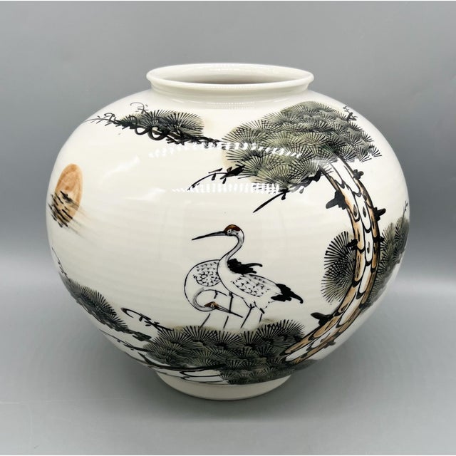 Vintage Chinese Porcelain Crane & Pine Landscape Vase – Chinoiserie / Japandi / Hollywood Regency For Sale - Image 14 of 14