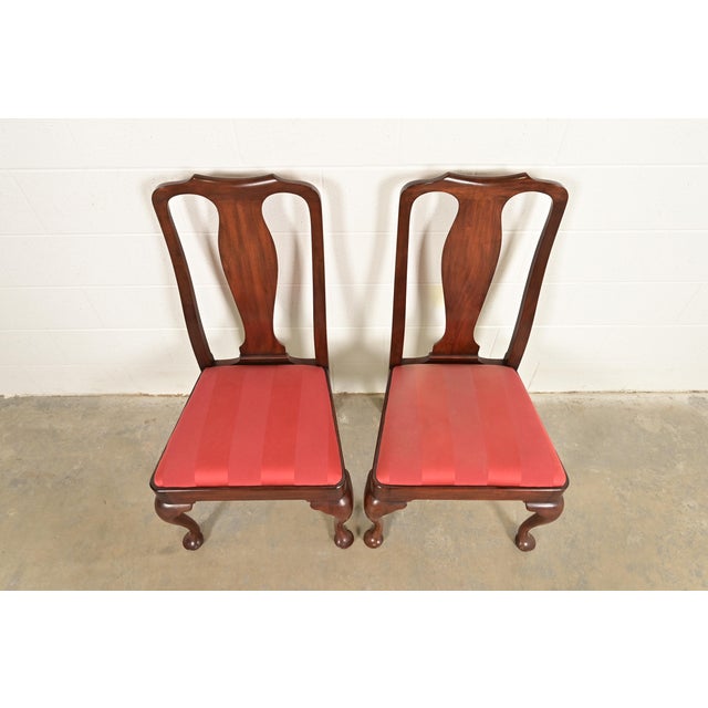 Late 20th Century Henkel Harris Queen Anne Solid Mahogany Side Chairs or Dining Chairs, Pair For Sale - Image 5 of 13