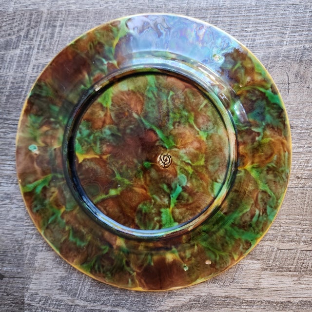19th C. George Jones Majolica 9" Luncheon/Dessert Plate With Acanthus Border For Sale In New York - Image 6 of 14