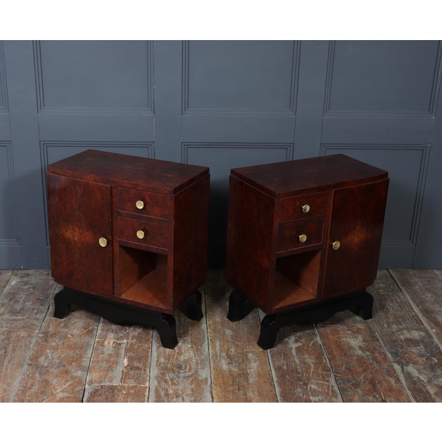French Art Deco Bedside Cabinets in Figured Walnut, 1930s, Set of 2 For Sale - Image 15 of 16