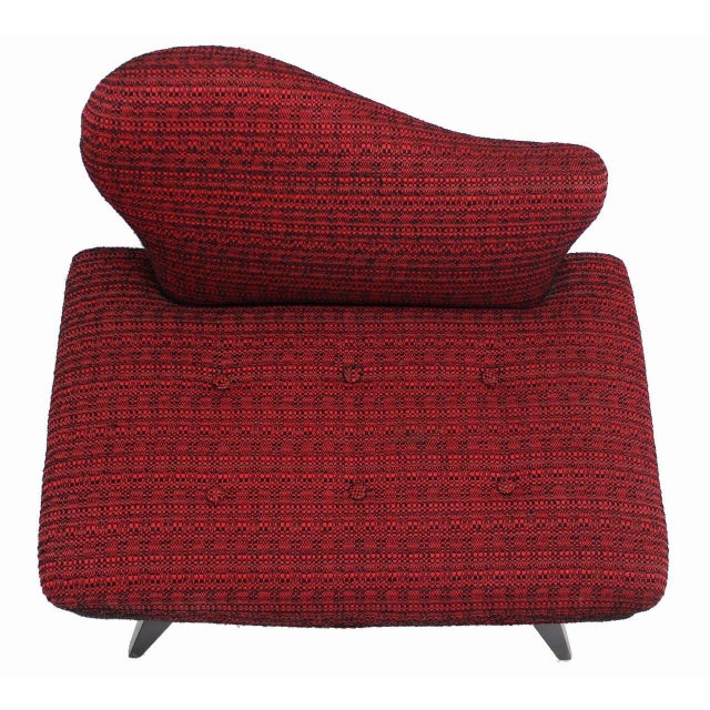 American of Martinsville Pair Red Upholstery Mid Century Modern Fireside Slipper Lounge Chairs Camel Back For Sale - Image 4 of 9