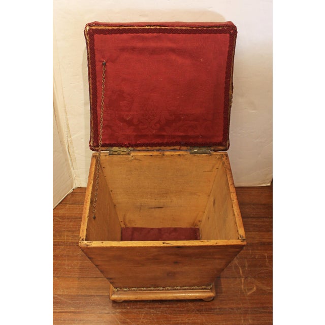 Wood Circa 1835 English William IV Lift-Top Ottoman For Sale - Image 7 of 8