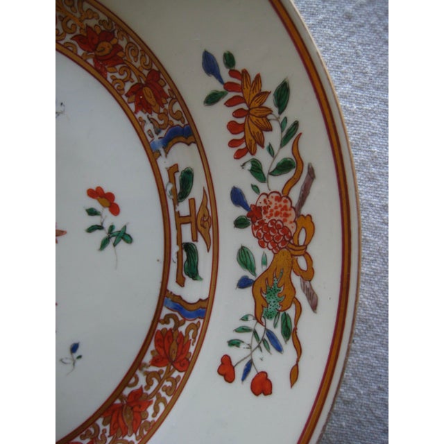 Chinese 19th Century Chinese Export Porcelain Duke of Norfolk Coat of Arm Soup Plate For Sale - Image 3 of 10