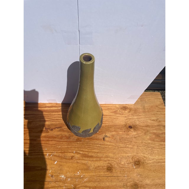 Farmhouse Sunflower Vase Vintage Pottery Farmhouse Country Decor Flower Warm For Sale - Image 3 of 4