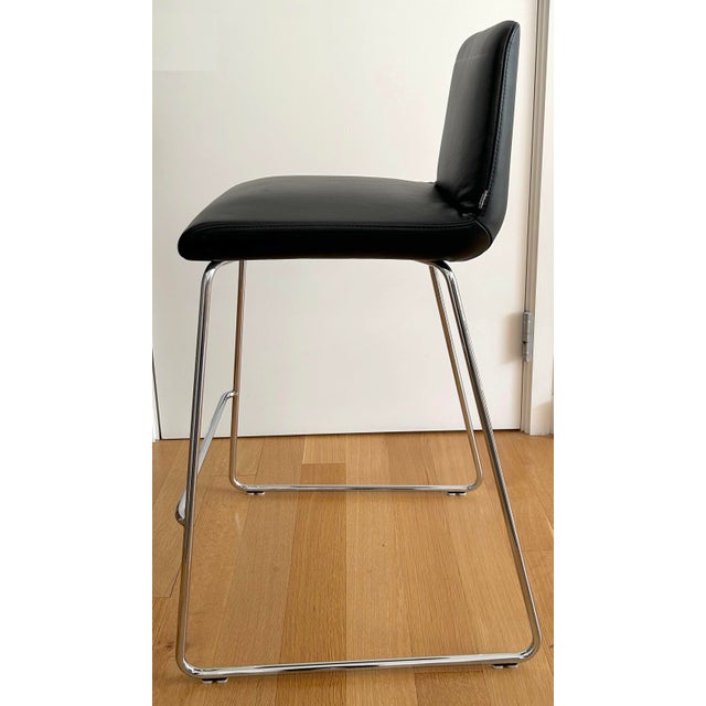 Contemporary Rolf Benz 626 Sinus Black Leather Skid Bar Stool Designed by Kai Stania For Sale - Image 3 of 11