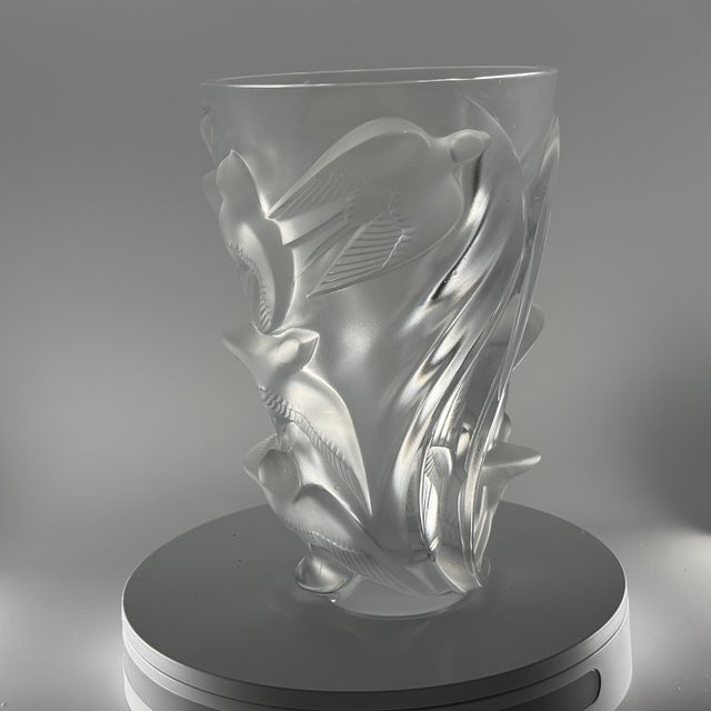 A stunning example of French artistry, the Art Deco-style Martinets vase features swallows (swifts) in-flight, sculpted in...