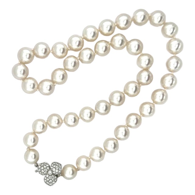 Late 20th Century Tiffany & Co France Pearl Necklace For Sale