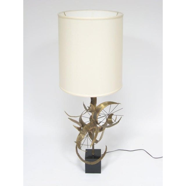 Mid 20th Century Brutalist Sculptural Table Lamp by Laurel For Sale - Image 9 of 10