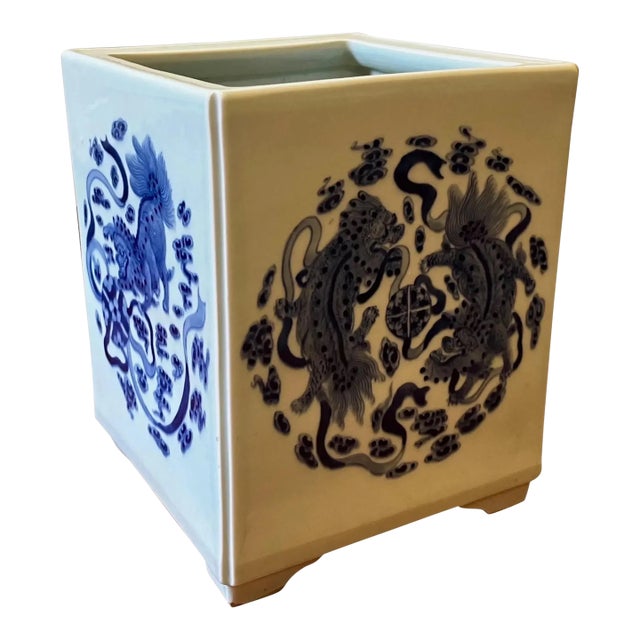 Large Antique 19th Century Chinese Blue & White Porcelain Brush Pot Decorated With Kylin Tigers, Mythical Beasts or Foo Dogs For Sale