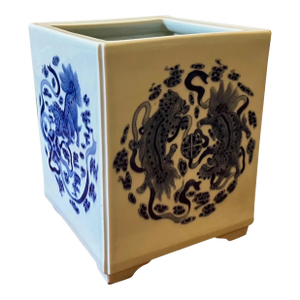 Large Antique 19th Century Chinese Blue & White Porcelain Brush Pot Decorated With Kylin Tigers, Mythical Beasts or Foo Dogs