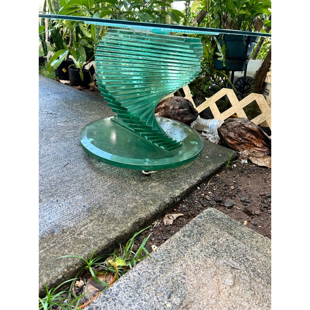 1970s Retro Design Glass Coffee Table Set on a Glass Spiral Helix For Sale - Image 4 of 4