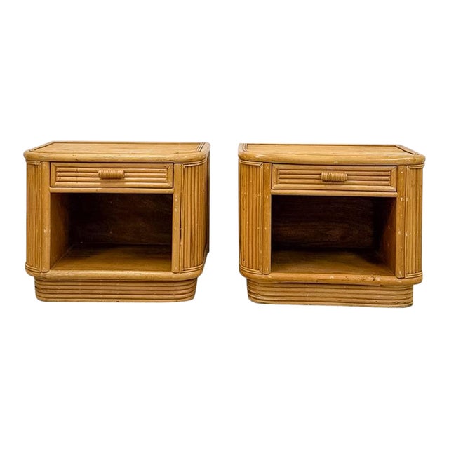 Mid 20th Century Pair of Blonde Ribbed Pencil Reed Rattan Nightstands Coastal Hollywood Regency For Sale