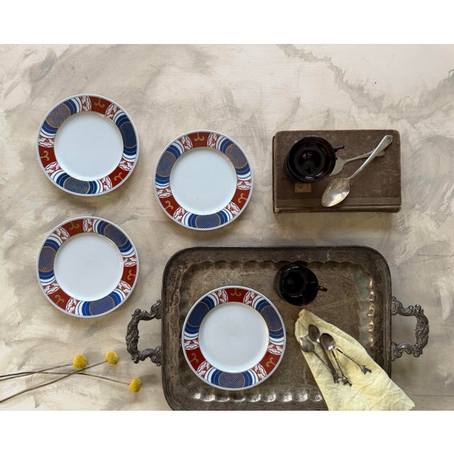 Japanese Vintage Fitz and Floyd 1975 Mishiki Plates 7.5 Inch Blue Oxblood Red Gold Vintage Japan - Set 4 Plates For Sale - Image 3 of 10
