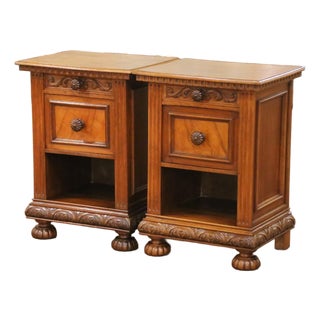 Pair of 19th Century Italian Renaissance Revival Walnut Nightstands For Sale