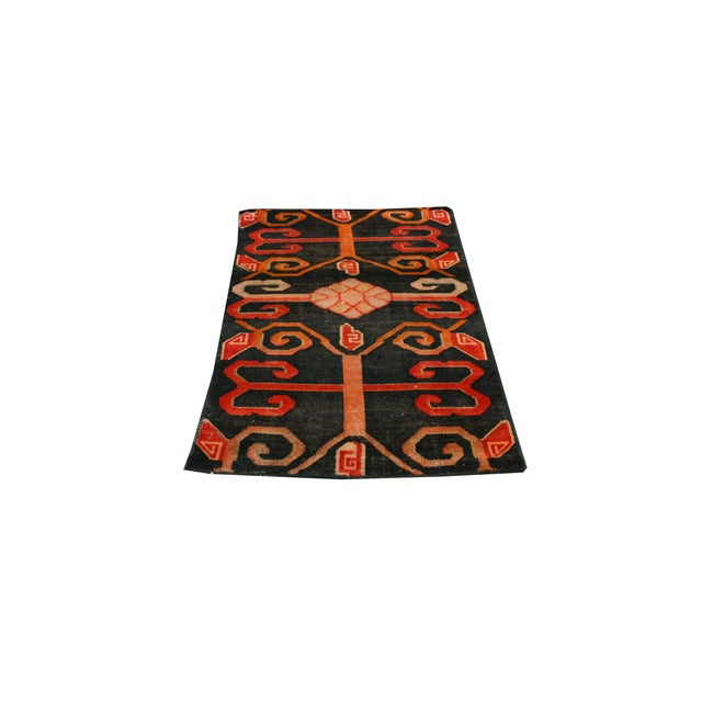This vintage 3x5 Dhurrie is an exciting new entry in Rug & Kilim's esteemed flat weave collection. Handwoven in cotton, it...