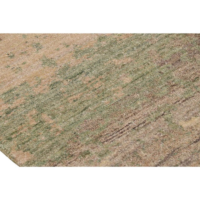 Rug & Kilim’s Modern Abstract Rug in Polychromatic Painterly Patterns For Sale In New York - Image 6 of 7