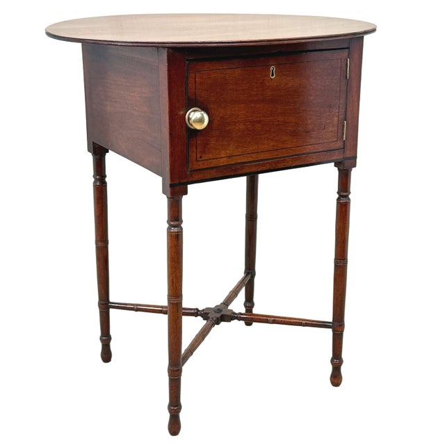 Wood Early 19th Century Georgian Oval Top Occasional Table in Mahogany, 1815 For Sale - Image 7 of 11