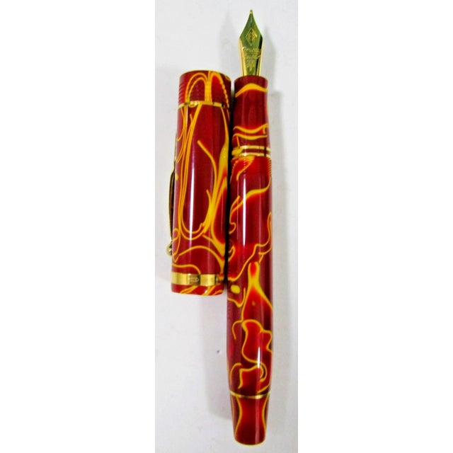 Conway Stewart Churchill Ltd. Edition Wellington Yellow Whirl Fountain Pen Set For Sale - Image 4 of 17