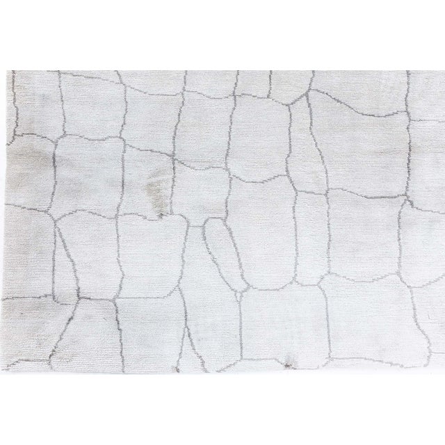 Modern Crocodile Design Handmade Silk Rug in Gray Shades by Doris Leslie Blau For Sale - Image 9 of 10