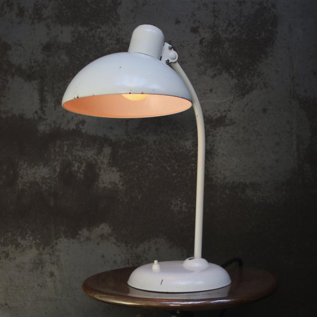 German Bauhaus Classic White Metal 6556 Desk Lamp from Kaiser Idell For Sale - Image 4 of 11