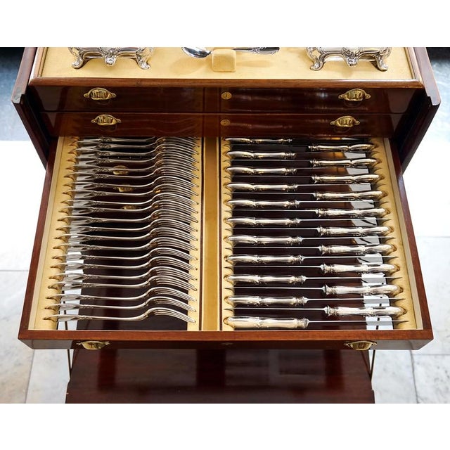 Extensive Cutlery Set for Twelve Persons, Set of 196 For Sale - Image 5 of 18