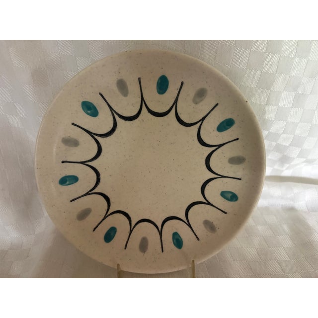 Off-white 1950s 4 Metlox Dessert Plates and an Oval Serving Plate - 5 pcs For Sale - Image 8 of 14