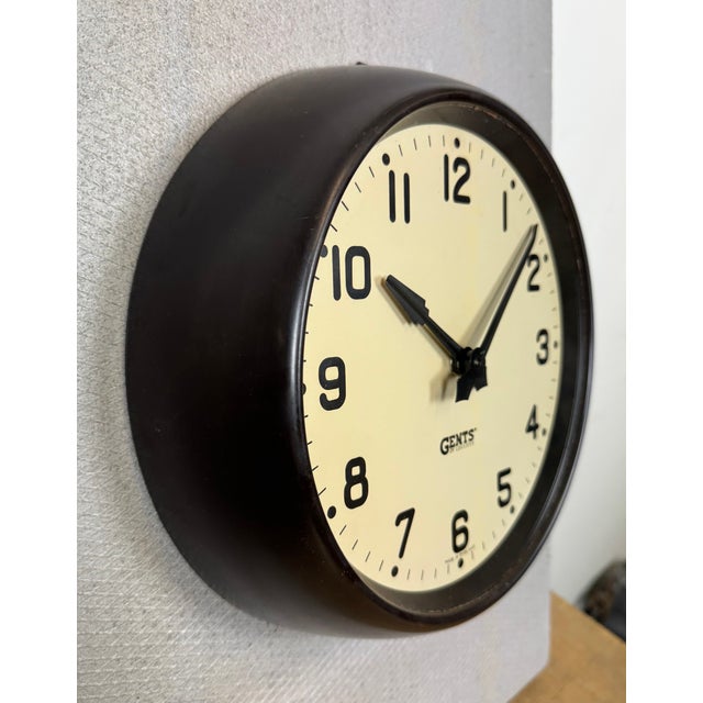 Vintage Brown Bakelite Wall Clock by Gents of Leicester, 1950s For Sale - Image 6 of 17