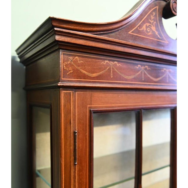 Edwardian Display Cabinet in Mahogany, 1900 For Sale - Image 6 of 8