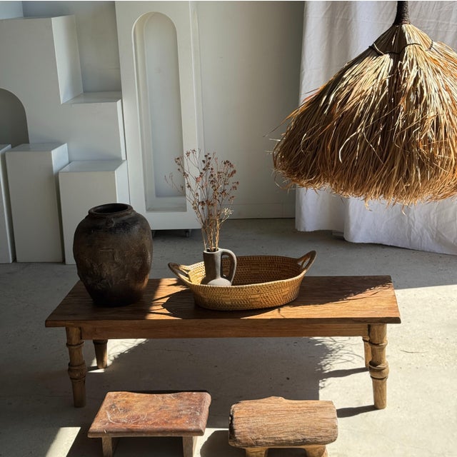 Pendant light or lampshade made of natural alang-alang fibers. Frame in bamboo and woven rattan. Height: 60cm; Diameter:...