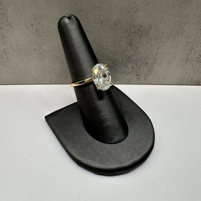 Contemporary Oval Lab Grown Diamond Hidden Halo Engagement Ring in 14kt Gold - 4.12 CTW Igi, Size 7 For Sale - Image 3 of 7