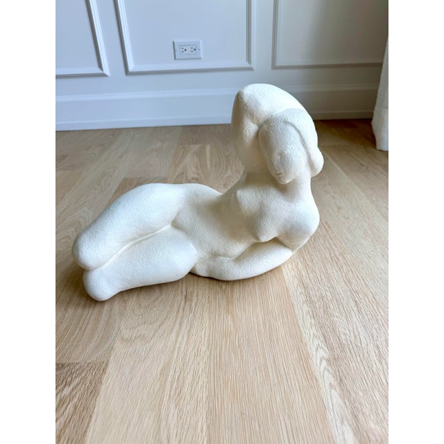 Art Deco Signed 1970s "Reclining Nude" by Waylande Gregory Textured Porcelain Sculpture for Museum Pieces, Inc. (m.p.i.), 20LBs For Sale - Image 3 of 11