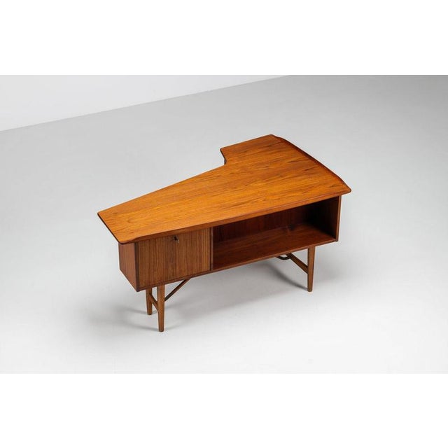 Boomerang Writing Desk Teak by Peter Løvig Nielsen for Løvig, Denmark, 1960 For Sale - Image 3 of 18