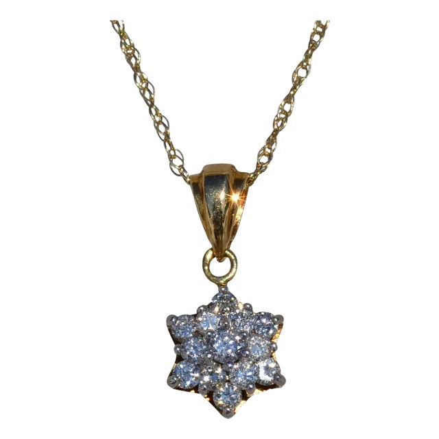 The Siobhan: Ladies Diamond Star Cluster Necklace in 14K For Sale