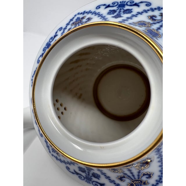 Blue 1970s Russian Lomonosov Hand-Decorated Porcelain Teapot With Cobalt Blue & Gold, St. Petersburg For Sale - Image 8 of 9