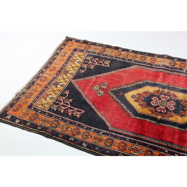 Late 20th Century Vintage Traditional Turkish Wool Rug – Floral & Geometric Patterns -3' 4'' X 5' 11' For Sale - Image 5 of 12