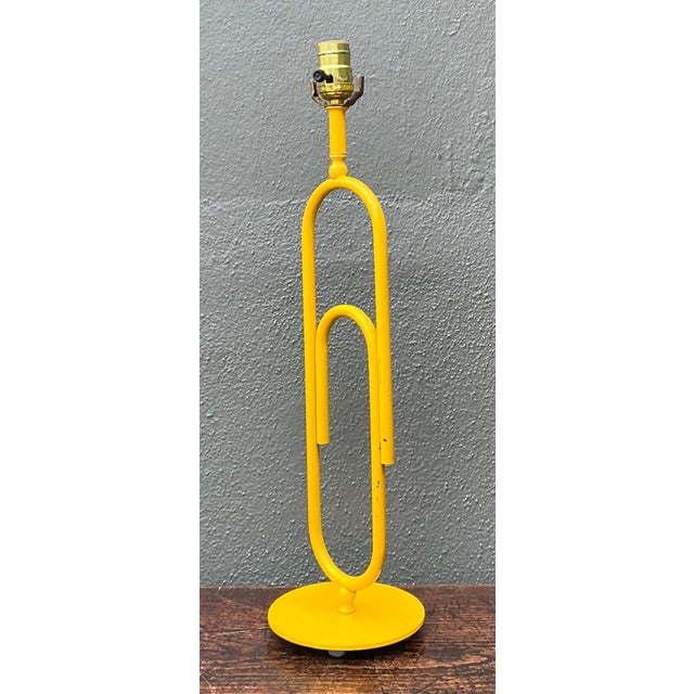 Vintage Yellow Metal Paperclip Table Lamp For Sale In West Palm - Image 6 of 13