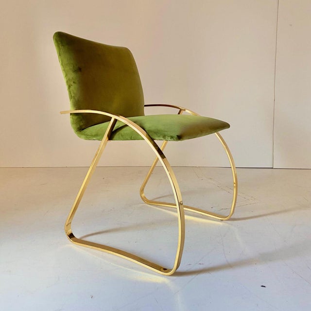 Vintage Green Velvet Office Desk Chair, Chrome Frame, Italy, 1970s Elegant vintage desk / office chair manufactured in...