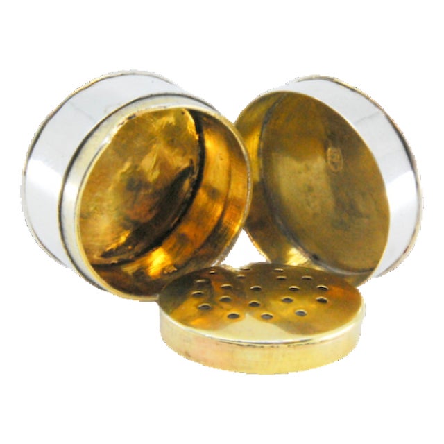 Round and Smooth Silver and Gold Vinaigrette Box For Sale
