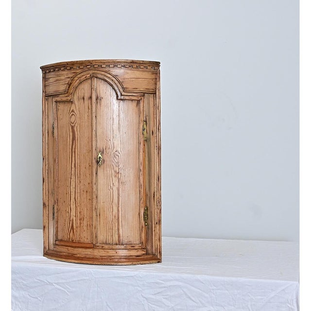 Early 19th Century Swedish 19th Century Pine Wall Mounted Corner Cabinet For Sale - Image 5 of 12